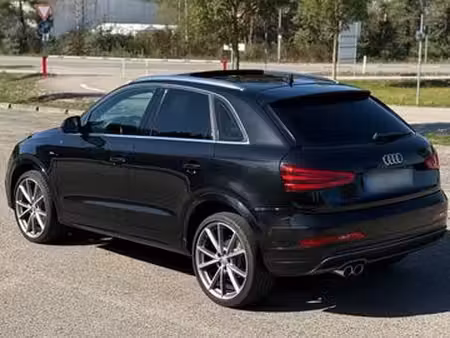 Audi Q3 2.0 S line