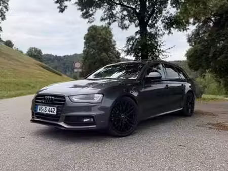 Audi A4 quattro