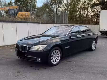 BMW Série 7 750i V8 4.4
