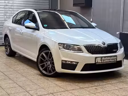 Škoda Octavia RS 2.0 TSI 220