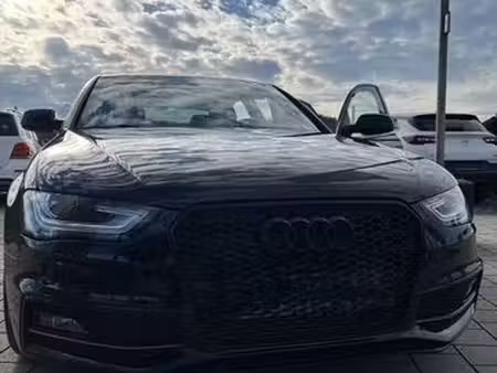 Audi A4 2.0 TFSI 220 S line