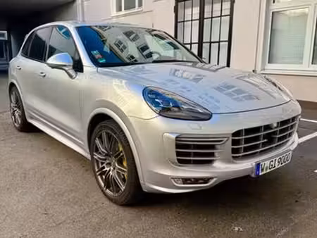 Porsche Cayenne Turbo S V8 4.8 570 4x4