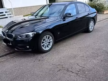 BMW Série 3 330e 2.0 252