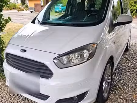 Ford Tourneo Courier 1.0 EcoBoost 100 Titanium