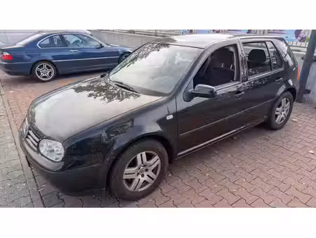 Volkswagen Golf 1.6 105
