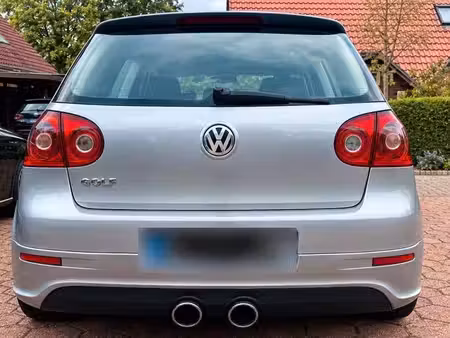 Volkswagen Golf GTI 75