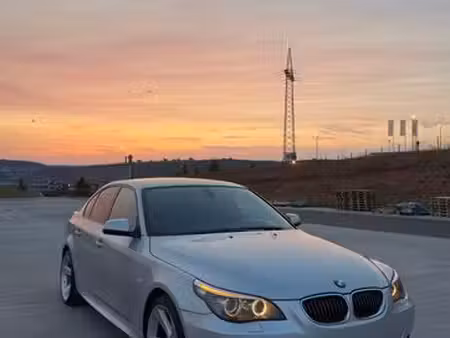 BMW Série 5 530d 3.0 235