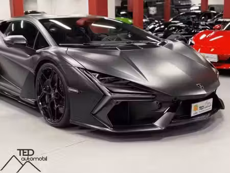 Lamborghini Revuelto 