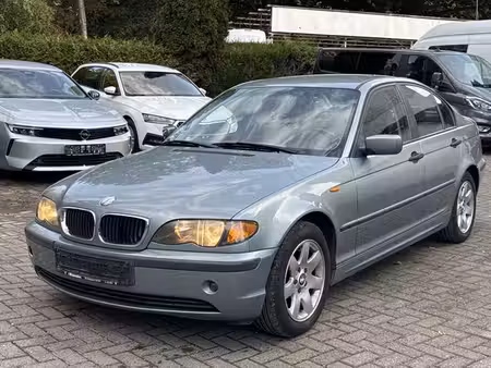 BMW Série 3 318i 2.0 105