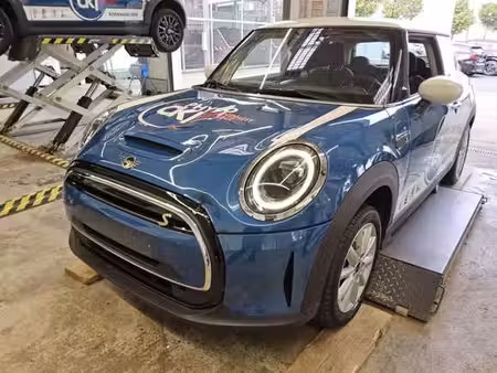 Mini Mini Cooper SE 184 Classic