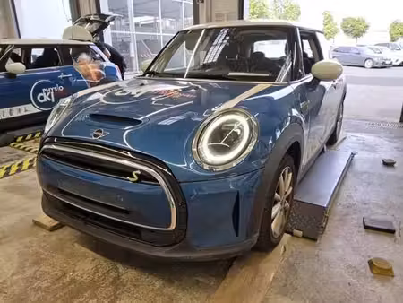 Mini Mini Cooper SE 184 Classic