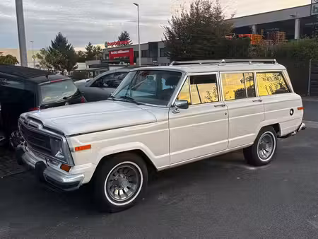 Jeep Wagoneer 