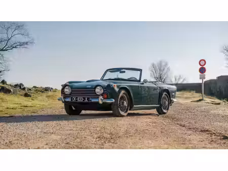 Triumph TR250 