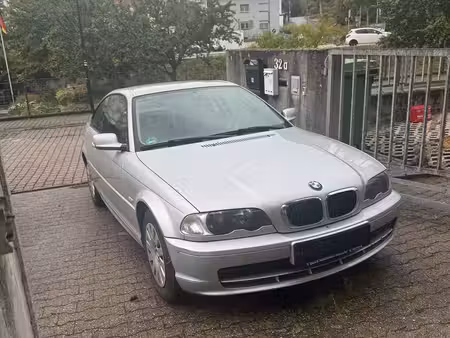 BMW Série 3 318i 1.9 118