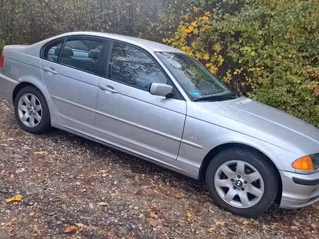 BMW Série 3 318i 1.9 118