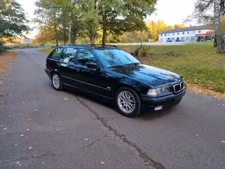 BMW Série 3 328i 2.8 193