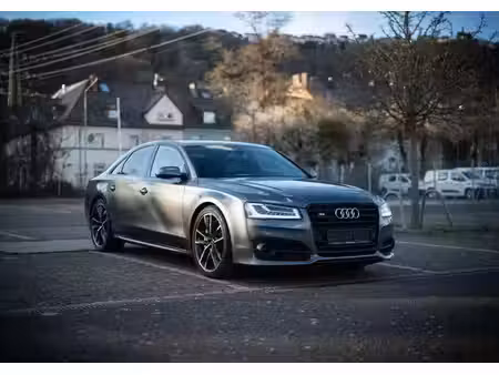 Audi A8 S8 V8 4.0 TFSI 605 quattro