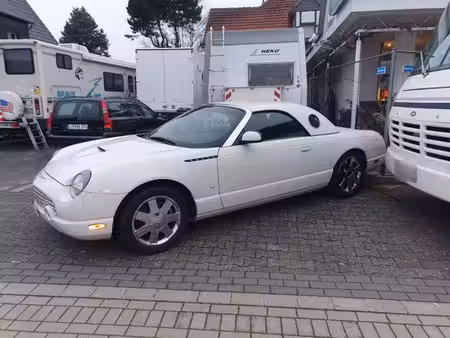 Ford Thunderbird V8 4.0