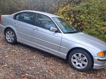 BMW Série 3 318i 1.9 118