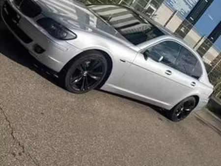 BMW Série 7 730d 3.0 231