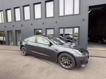 Tesla Model 3 Standard Plus 283