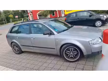 Audi A4 V6 2.5 TFSI 200