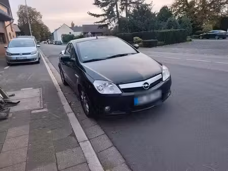 Opel Tigra Twintop 1.8 125