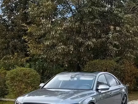 Audi A8 V8 4.0 TFSI 420 quattro