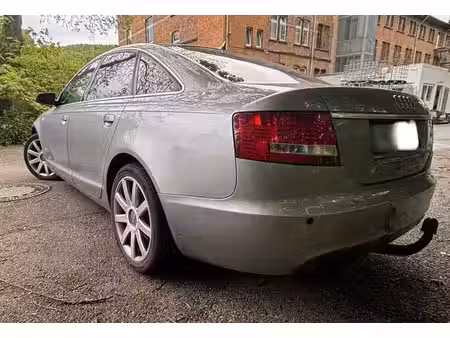 Audi A6 V6 2.4 177