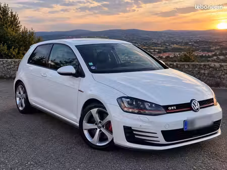Volkswagen Golf GTI 2.0 TSI 230 Performance