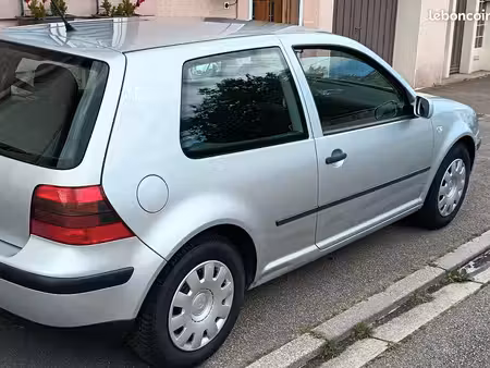 Volkswagen Golf 1.4 75