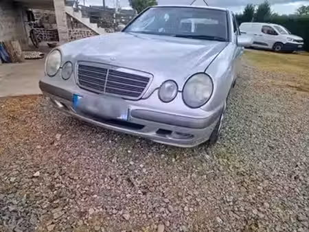 Mercedes-Benz Classe E E 200 Classic