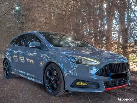 Ford Focus ST 2.0 250