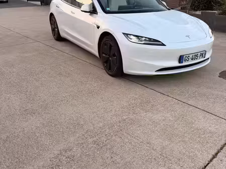 Tesla Model 3 275