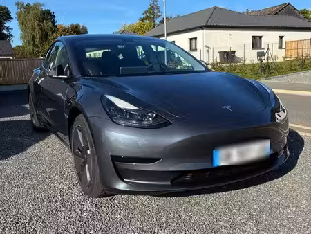 Tesla Model 3 275