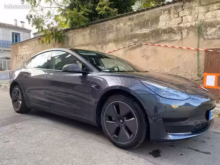 Tesla Model 3 275