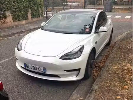 Tesla Model 3 275