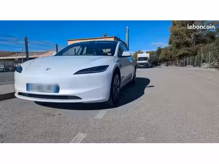 Tesla Model 3 275