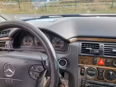 Mercedes-Benz Classe E E 270 170