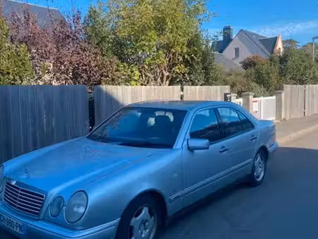 Mercedes-Benz Classe E E 300 V6 3.0 177