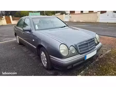 Mercedes-Benz Classe E E 220 95