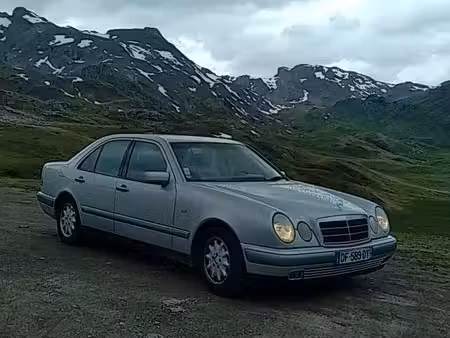 Mercedes-Benz Classe E E 240 V6 2.6 170