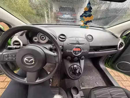 Mazda Mazda2 75