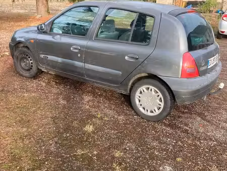 Renault Clio 1.9 D 65