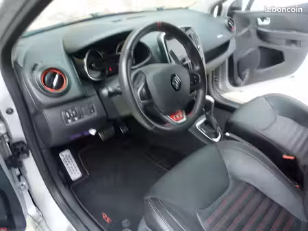 Renault Clio RS Trophy 1.6 T 220
