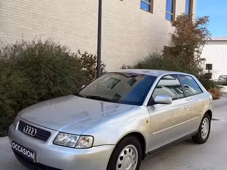 Audi A3 1.6 101 Attraction