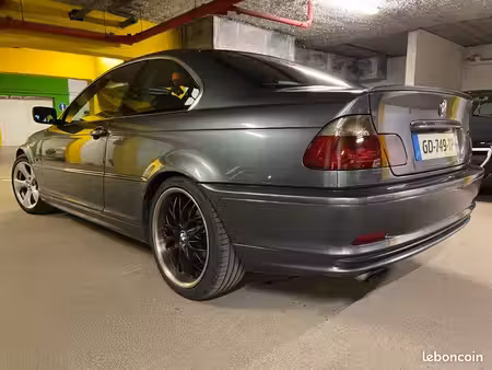 BMW Série 3 320i 2.2 170
