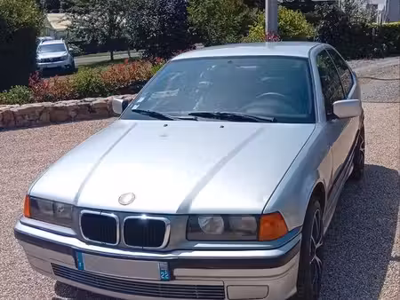 BMW Série 3 361i 1.6 102