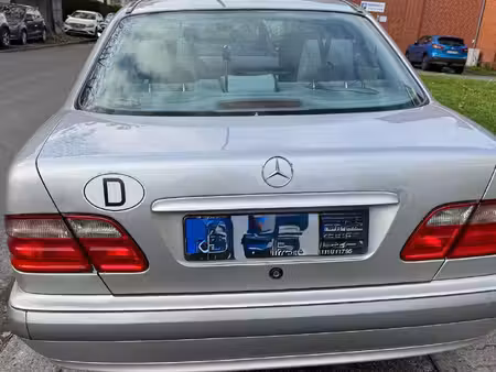 Mercedes-Benz Classe E E 200 136 Elegance