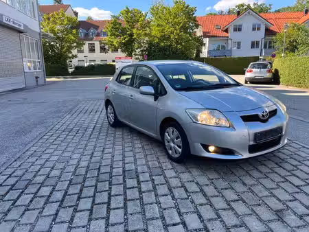 Toyota Auris 1.4 90